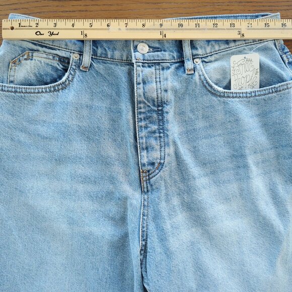We The Free Women's Comfortable CRVY buttonfly high rise Jeans raw hem size 32 - Picture 12 of 16